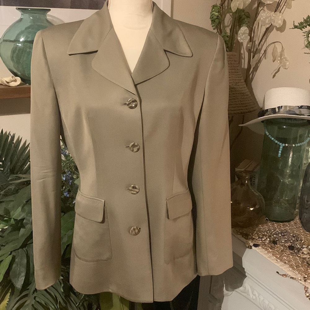 Casual Corner 100% Silk blazer Size 8